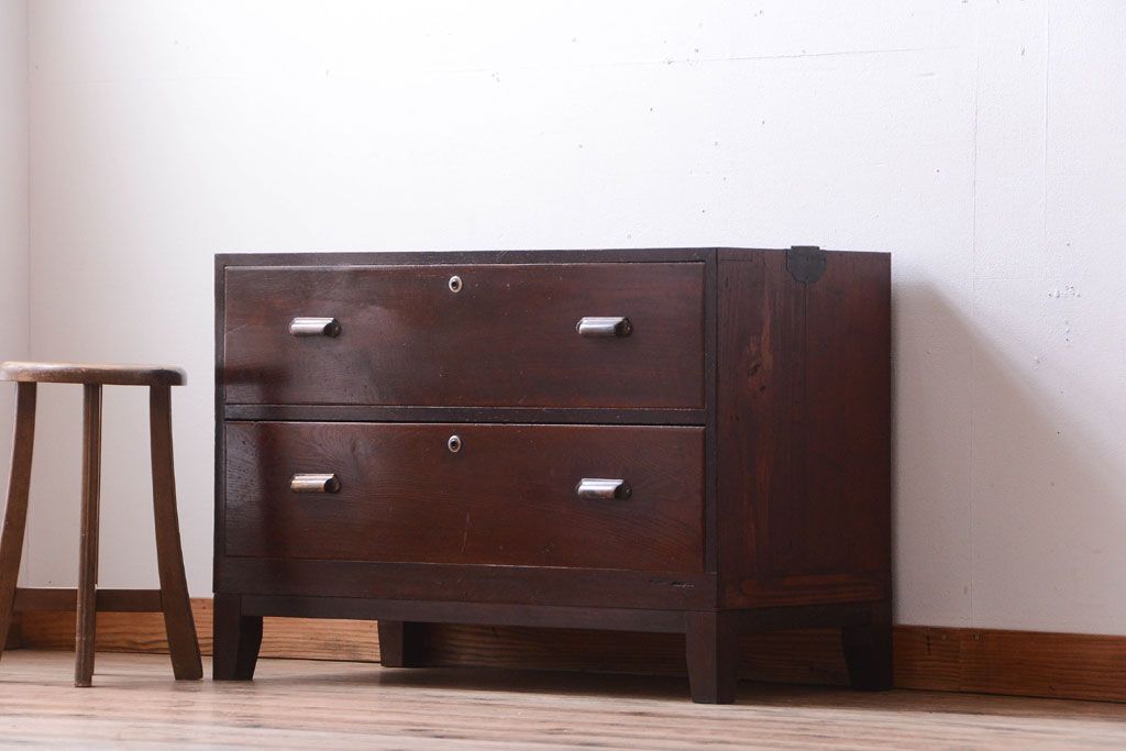レトロ家具　昭和レトロ　前面欅材!角脚付きのシンプルなローチェスト(ローボード・衣装箪笥)(2)