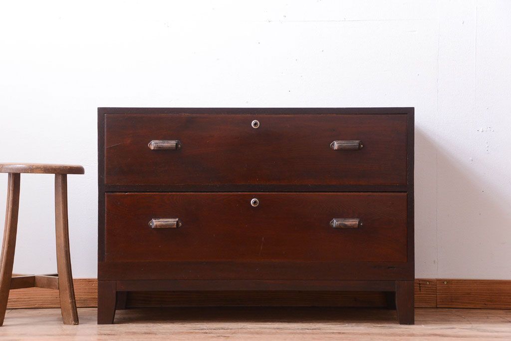 レトロ家具　昭和レトロ　前面欅材!角脚付きのシンプルなローチェスト(ローボード・衣装箪笥)(2)