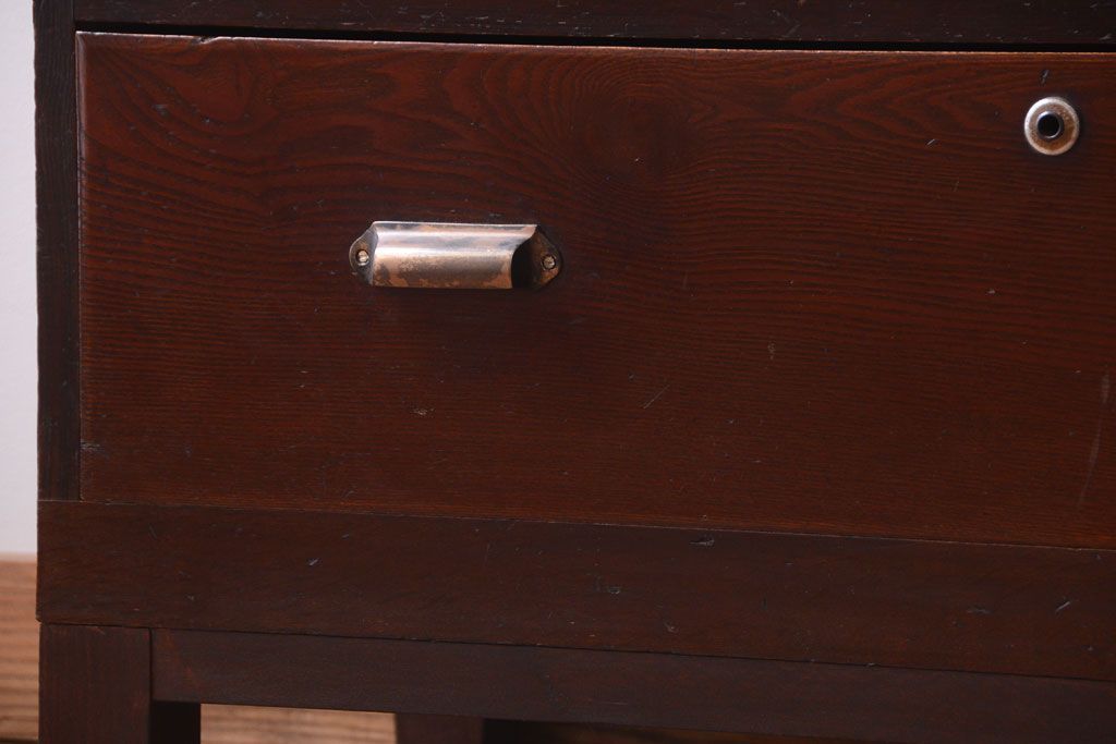 レトロ家具　昭和レトロ　前面欅材!角脚付きのシンプルなローチェスト(ローボード・衣装箪笥)(2)