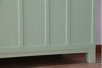アンティーク家具　アンティーク　脚付き!かわいいペイントの横長カウンターテーブル収納棚