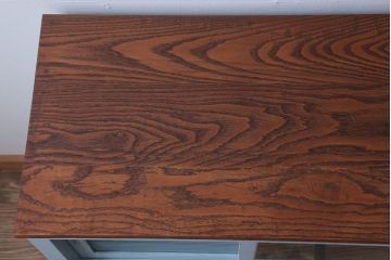 アンティーク家具　アンティーク　モールガラス入り!脚付きペイントサイドボード(収納棚)(2)