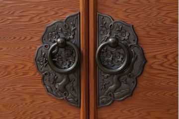 民芸家具　高級品!屋久杉材のサイドボード(飾り棚)