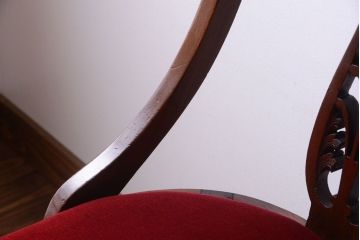 ヴィンテージ家具　イギリスビンテージ　透かし彫りが美しい木製チェア(1)