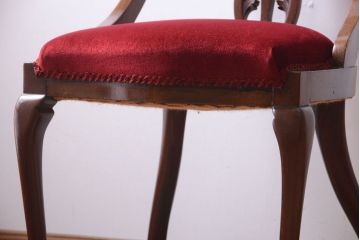 ヴィンテージ家具　イギリスビンテージ　透かし彫りが美しい木製チェア(1)