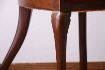 ヴィンテージ家具　イギリスビンテージ　透かし彫りが美しい木製チェア(1)
