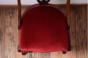 ヴィンテージ家具　イギリスビンテージ　透かし彫りが美しい木製チェア(1)