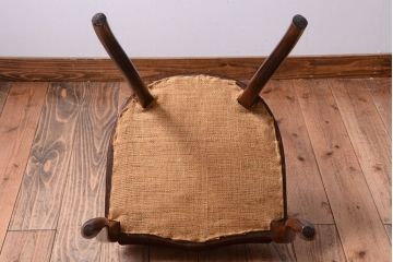 ヴィンテージ家具　イギリスビンテージ　透かし彫りが美しい木製チェア(1)