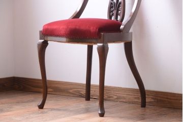 ヴィンテージ家具　 イギリスビンテージ　透かし彫りが美しい木製チェア(2)