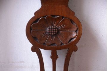 ヴィンテージ家具　 イギリスビンテージ　透かし彫りが美しい木製チェア(2)