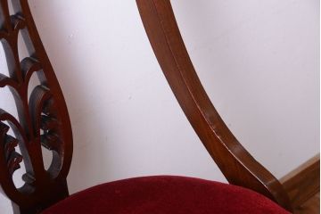 ヴィンテージ家具　 イギリスビンテージ　透かし彫りが美しい木製チェア(2)