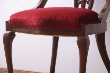 ヴィンテージ家具　 イギリスビンテージ　透かし彫りが美しい木製チェア(2)