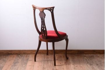 ヴィンテージ家具　 イギリスビンテージ　透かし彫りが美しい木製チェア(2)