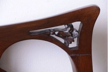 ヴィンテージ家具　イギリスビンテージ　透かし彫りが美しい木製椅子(1)