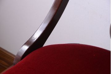 ヴィンテージ家具　イギリスビンテージ　透かし彫りが美しい木製椅子(1)