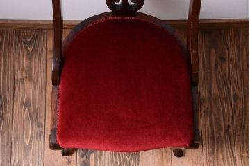 ヴィンテージ家具　イギリスビンテージ　透かし彫りが美しい木製椅子(1)