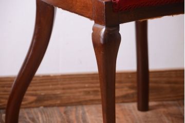 ヴィンテージ家具　イギリスビンテージ　透かし彫りが美しい木製椅子(1)