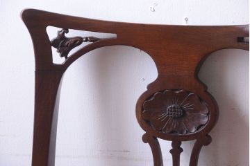 ヴィンテージ家具　イギリスビンテージ　透かし彫りが美しい木製椅子(1)