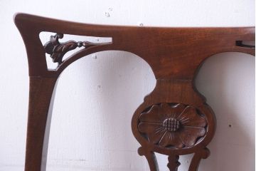ヴィンテージ家具　イギリスビンテージ　透かし彫りが美しい木製椅子(2)
