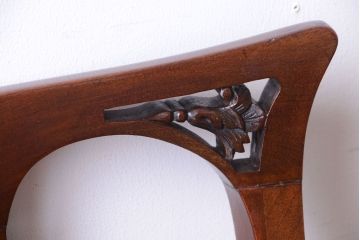 ヴィンテージ家具　イギリスビンテージ　透かし彫りが美しい木製椅子(2)
