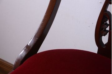 ヴィンテージ家具　イギリスビンテージ　透かし彫りが美しい木製椅子(2)