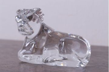 アンティーク雑貨　中古　バカラ(Baccarat)　クリスタル　牛置物(オブジェ・オーナメント)