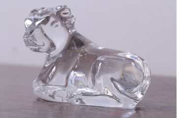 アンティーク雑貨　中古　バカラ(Baccarat)　クリスタル　牛置物(オブジェ・オーナメント)