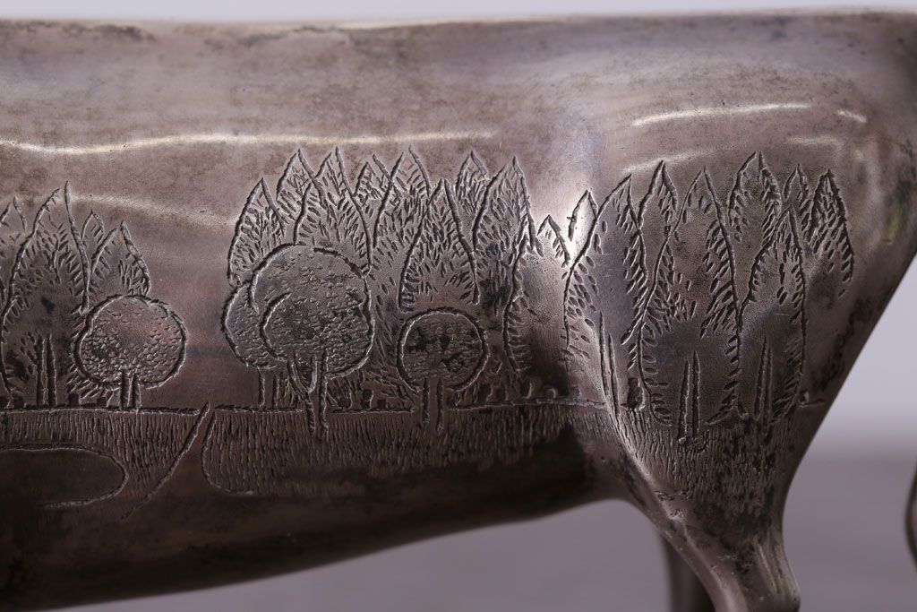 アンティーク雑貨　帖佐美行作　洋銀(銀900)製　「爽誘風想」　牛置物(オブジェ・オーナメント)