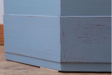 アンティーク雑貨　アンティークペイント　ブルーグレーカラーの五角形ショーケース(ガラスケース)