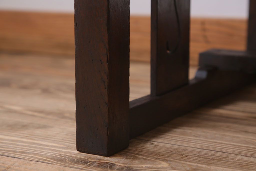 アンティーク家具　大正ロマン　透かし彫りが美しいアンティーク平机(デスク)