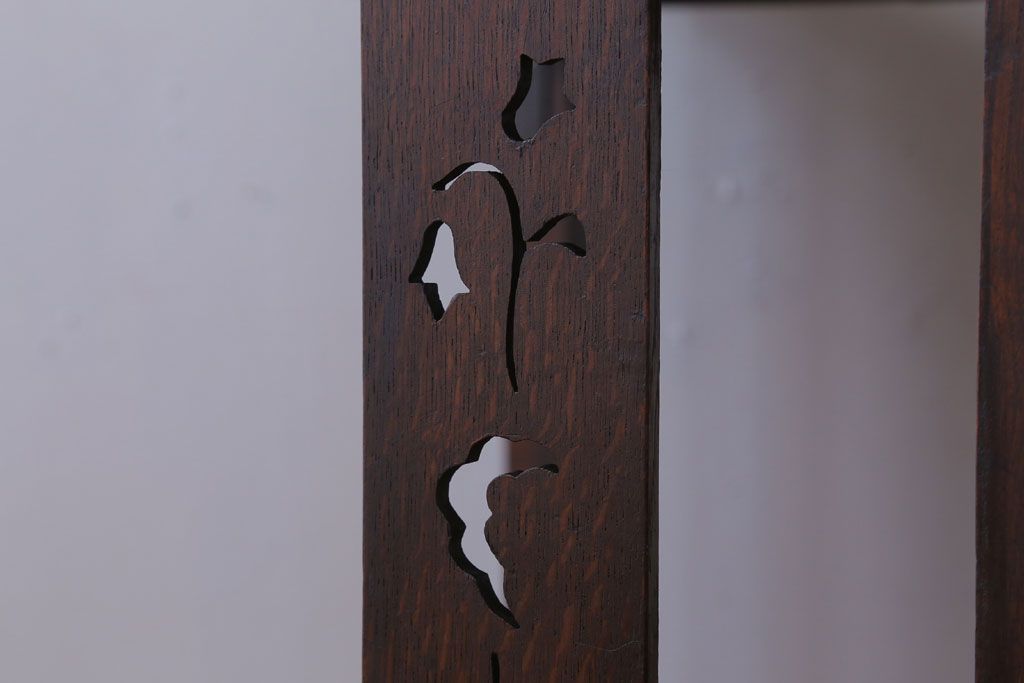 アンティーク家具　大正ロマン　透かし彫りが美しいアンティーク平机(デスク)