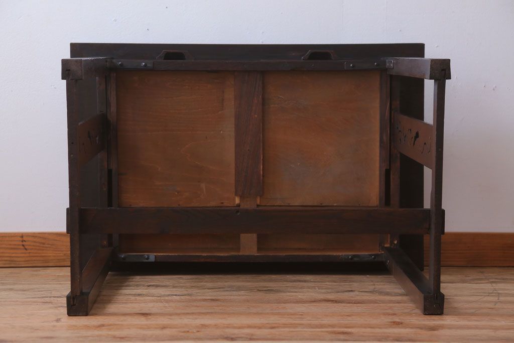 アンティーク家具　大正ロマン　透かし彫りが美しいアンティーク平机(デスク)