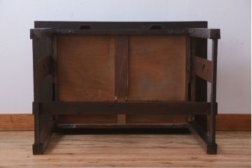 アンティーク家具　大正ロマン　透かし彫りが美しいアンティーク平机(デスク)