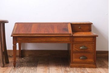 アンティーク家具　和製アンティーク　古い栓材製のシンプルで上品な簿記机(ライティングビューロー)