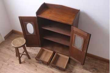 アンティーク家具　和製アンティーク　丸窓がおしゃれな古い木製の本箱(ブックケース)