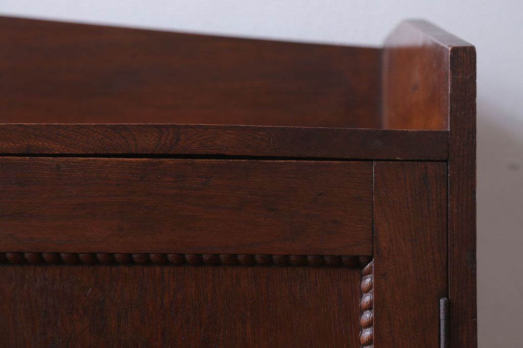 アンティーク家具　和製アンティーク　丸窓がおしゃれな古い木製の本箱(ブックケース)