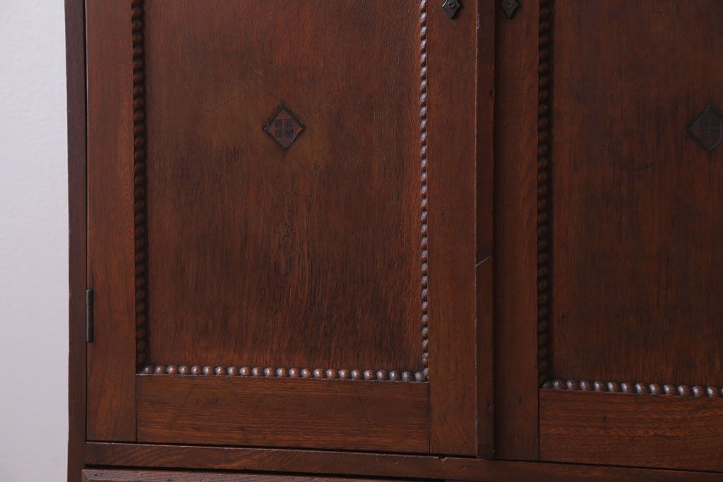 アンティーク家具　和製アンティーク　丸窓がおしゃれな古い木製の本箱(ブックケース)