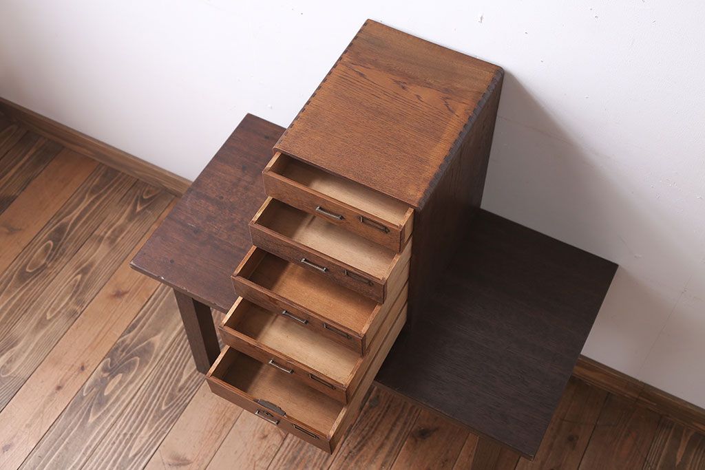 レトロ家具　昭和レトロ　ネームプレート付き!古いナラ材のアンティーク小引き出し(2)