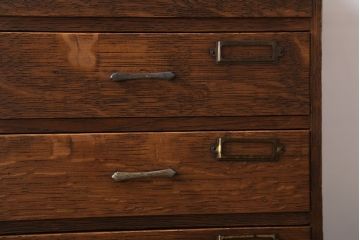 レトロ家具　昭和レトロ　ネームプレート付き!古いナラ材のアンティーク小引き出し(2)