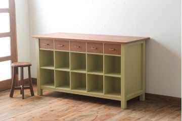アンティーク家具　ペイント　両面収納のリメイク収納カウンター(マス目棚)