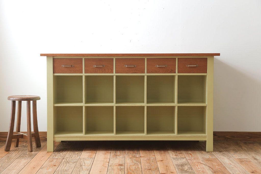 アンティーク家具　ペイント　両面収納のリメイク収納カウンター(マス目棚)