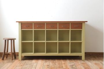 アンティーク家具　ペイント　両面収納のリメイク収納カウンター(マス目棚)