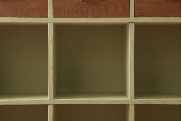 アンティーク家具　ペイント　両面収納のリメイク収納カウンター(マス目棚)