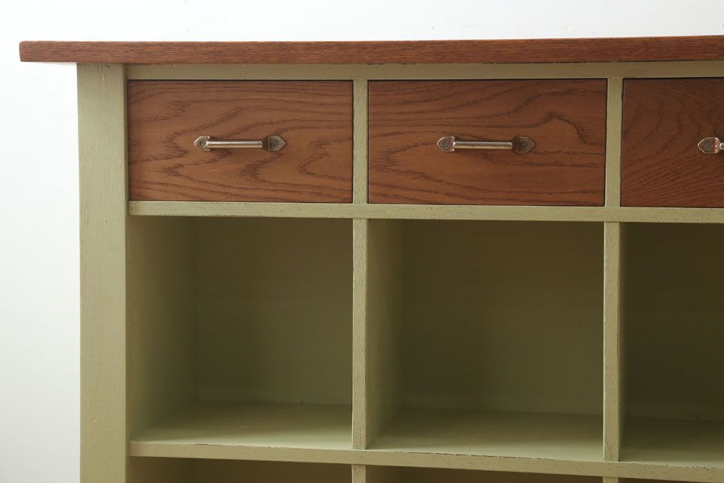 アンティーク家具　ペイント　両面収納のリメイク収納カウンター(マス目棚)