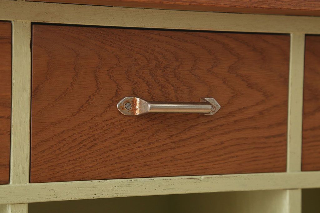 アンティーク家具　ペイント　両面収納のリメイク収納カウンター(マス目棚)