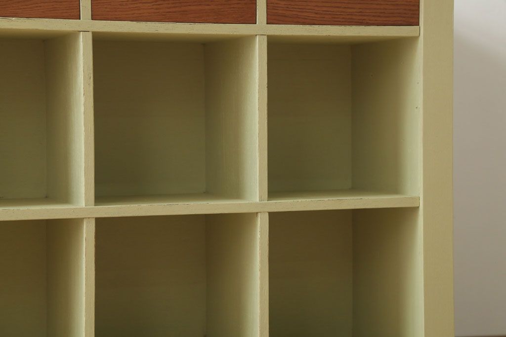 アンティーク家具　ペイント　両面収納のリメイク収納カウンター(マス目棚)