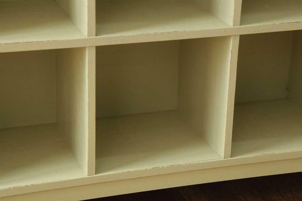 アンティーク家具　ペイント　両面収納のリメイク収納カウンター(マス目棚)