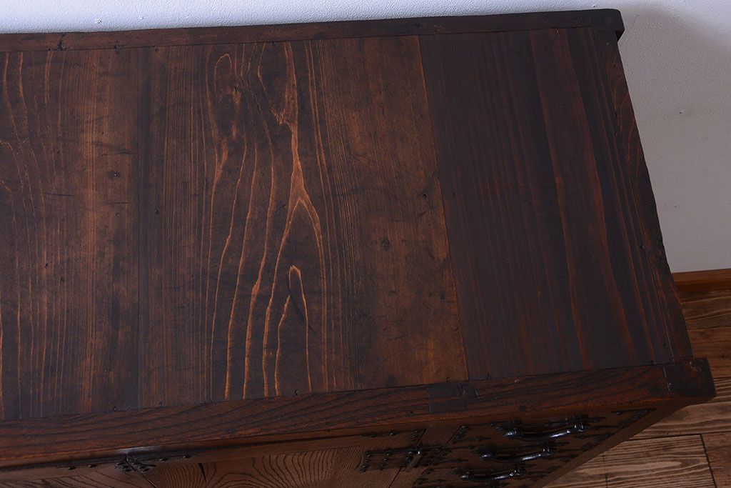 アンティーク家具　古民具・骨董　明治期　重厚な金具のアンティーク帳場箪笥