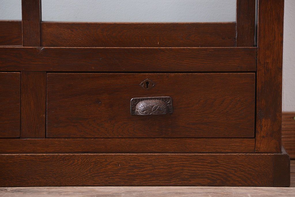 アンティーク家具　大正ロマン　当時物色ガラス入り!古いナラ材の上質なショーケース