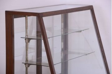 レトロ家具　和製アンティーク　古い木のレトロな台形型ガラスケース(2)