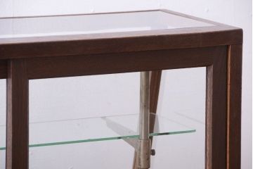 レトロ家具　和製アンティーク　古い木のレトロな台形型ガラスケース(2)